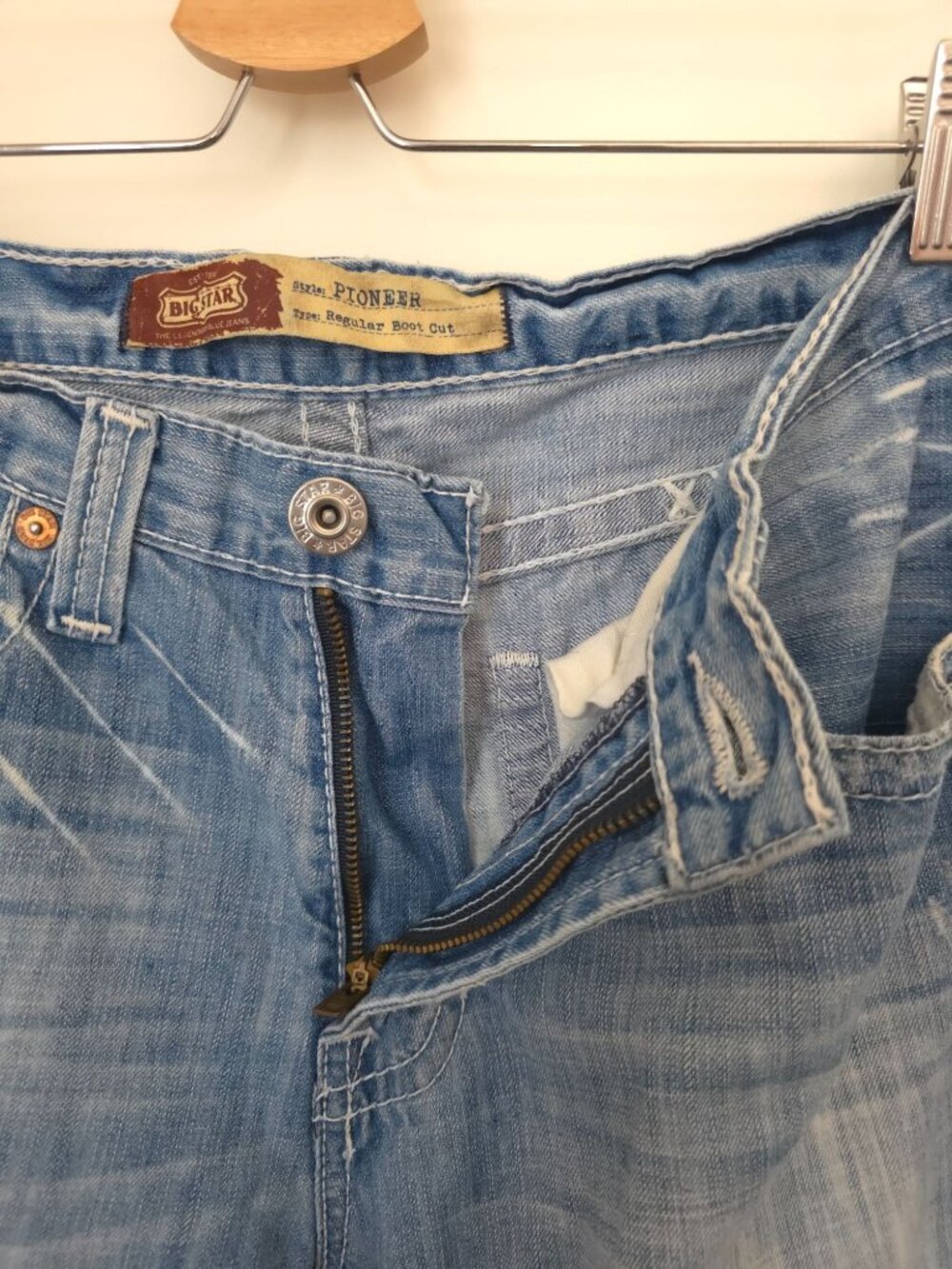 Big Star Pioneer Buckle Exclusive Distressed Embroidered Denim Boot Cut Jeans 32 - Picture 3 of 11